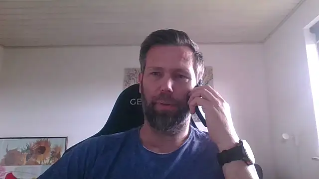 Snapshot of Gotta1 chatting on 10-22-25, 01:11 Gotta1 online show from 10-22-25, 01:11