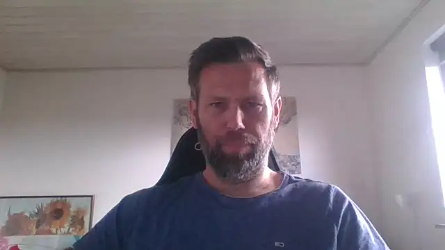 Snapshot of Gotta1 chatting on 10-24-25, 10:55 Gotta1 online show from 10-24-25, 10:55