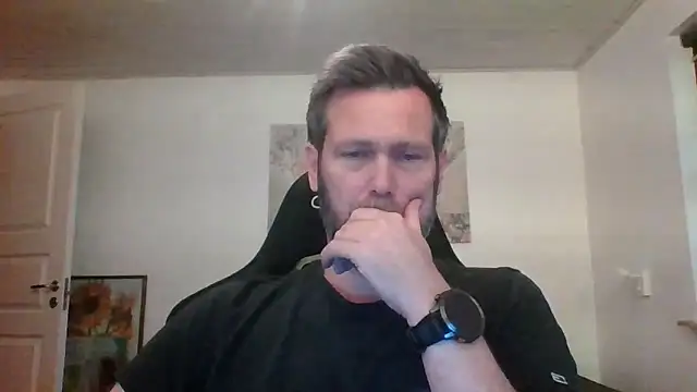 Snapshot of Gotta1 chatting on 10-27-25, 04:11 Gotta1 online show from 10-27-25, 04:11