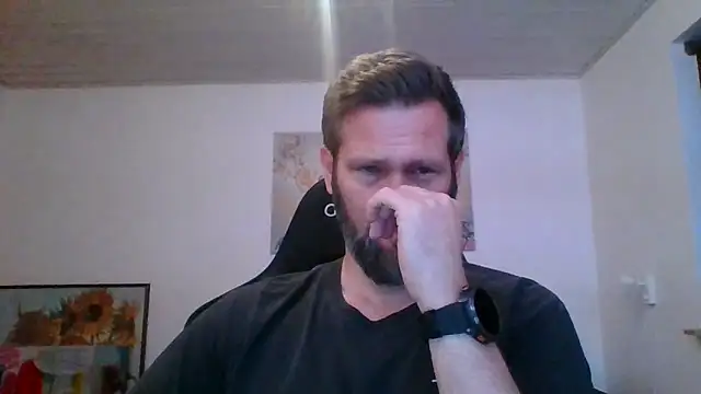 Snapshot of Gotta1 chatting on 11-04-25, 04:17 Gotta1 online show from 11-04-25, 04:17