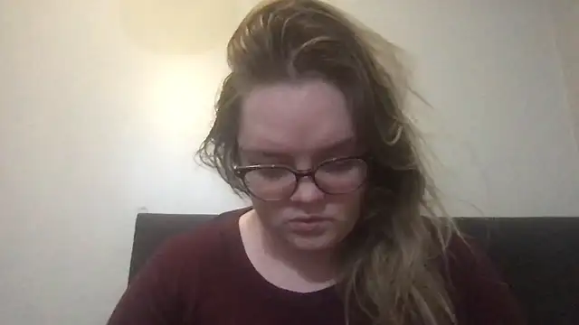 honeyyy24 online show from 10-29-25, 09:27