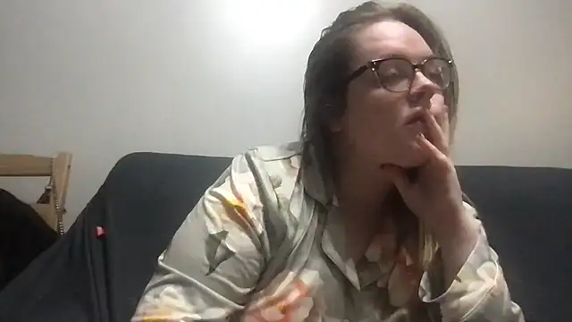 honeyyy24 online show from 11-19-25, 10:32