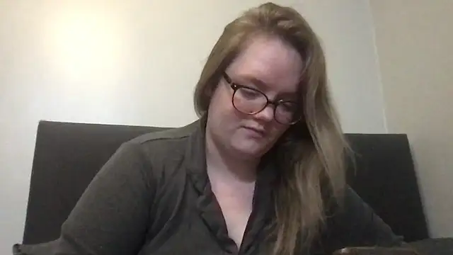 honeyyy24 online show from 11-24-25, 12:32