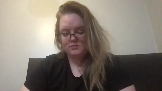 honeyyy24 online show from 12-14-25, 05:18