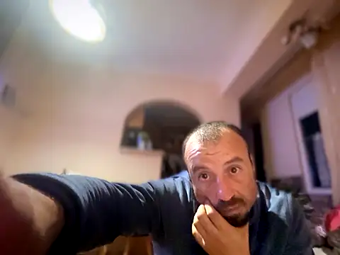 Snapshot of Nikolaiyy chatting on 11-03-25, 11:37 Nikolaiyy online show from 11-03-25, 11:37