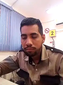 Snapshot of EnriquePersian197 chatting on 12-30-24, 06:49 EnriquePersian197 online show from 12-30-24, 06:49