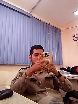 Snapshot of EnriquePersian197 chatting on 01-02-25, 03:40 EnriquePersian197 online show from 01-02-25, 03:40