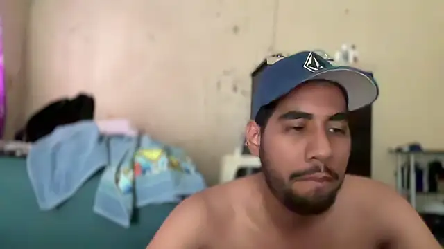 Snapshot of EnriquePersian197 chatting on 01-05-25, 06:13 EnriquePersian197 online show from 01-05-25, 06:13