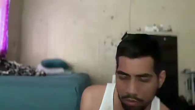 Snapshot of EnriquePersian197 chatting on 01-08-25, 07:03 EnriquePersian197 online show from 01-08-25, 07:03