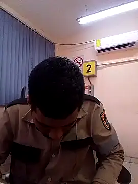 Snapshot of EnriquePersian197 chatting on 01-27-25, 10:27 EnriquePersian197 online show from 01-27-25, 10:27