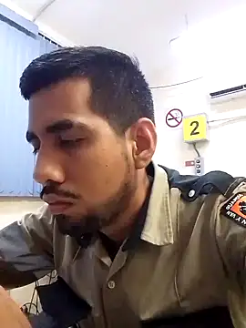 Snapshot of EnriquePersian197 chatting on 01-29-25, 02:19 EnriquePersian197 online show from 01-29-25, 02:19