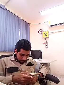 Snapshot of EnriquePersian197 chatting on 02-10-25, 06:24 EnriquePersian197 online show from 02-10-25, 06:24