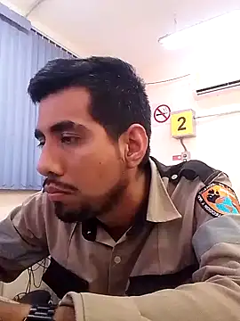 Snapshot of EnriquePersian197 chatting on 02-10-25, 09:25 EnriquePersian197 online show from 02-10-25, 09:25