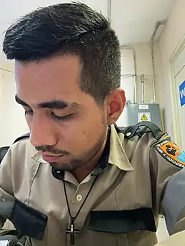 Snapshot of EnriquePersian197 chatting on 03-19-25, 01:32 EnriquePersian197 online show from 03-19-25, 01:32