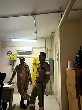 EnriquePersian197 online show from 12-03-25, 12:18