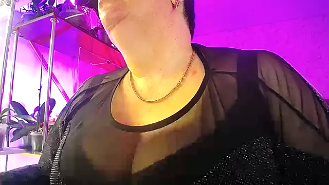  Sweet Woman online show from 03-04-26, 05:35