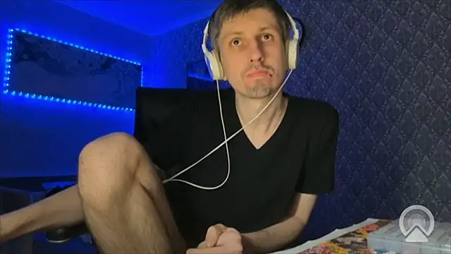 Aki-Laky online show from 04-12-26, 07:41