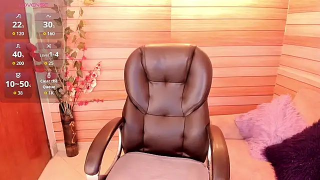 Snapshot of marien_thomson_ chatting on 10-15-25, 02:22 marien thomson online show from 10-15-25, 02:22