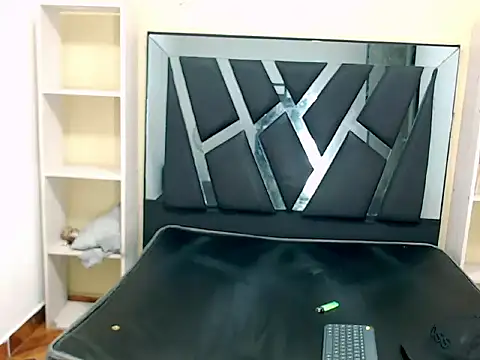 Oliver Ovii online show from 03-07-26, 02:30