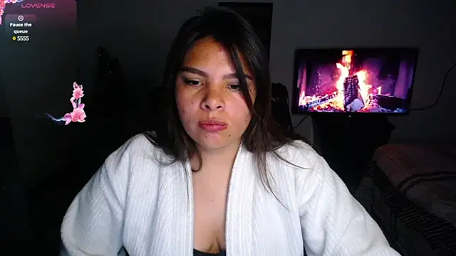 Snapshot of goddess_valXX chatting on 12-13-24, 10:41 goddess valXX online show from 12-13-24, 10:41