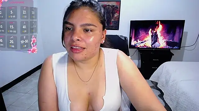 Snapshot of goddess_valXX chatting on 01-02-25, 07:51 goddess valXX online show from 01-02-25, 07:51