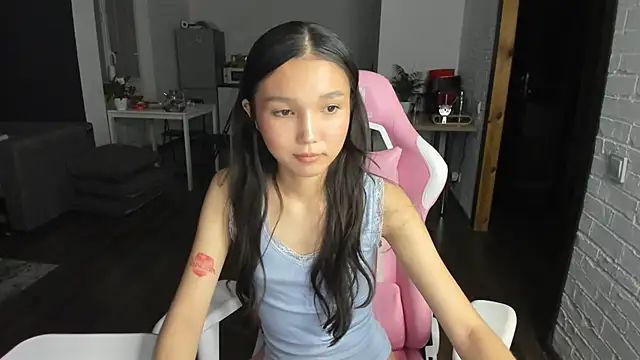 Snapshot of asiansoul chatting on 09-30-25, 04:34 asiansoul online show from 09-30-25, 04:34