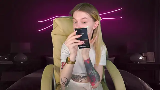 Snapshot of AnacondaOn chatting on 03-14-25, 02:41 AnacondaOn online show from 03-14-25, 02:41