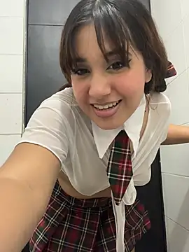 Snapshot of melyescobar chatting on 03-20-26, 03:33 melyescobar online show from 03-20-26, 03:33