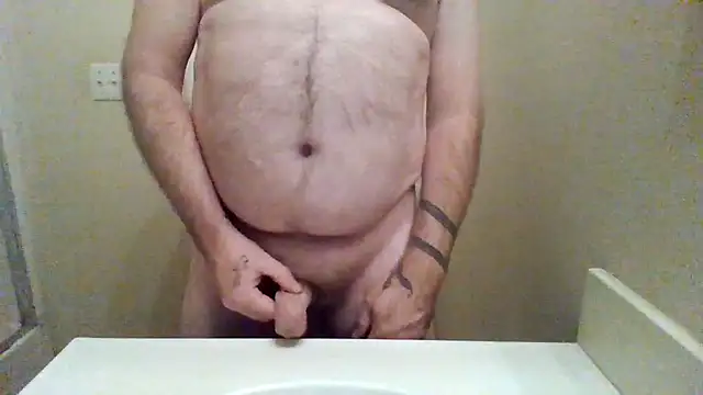 Snapshot of WatchinU82 chatting on 05-21-26, 04:08 WatchinU82 online show from 05-21-26, 04:08