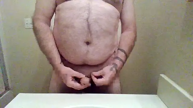 Snapshot of WatchinU82 chatting on 05-22-26, 01:24 WatchinU82 online show from 05-22-26, 01:24
