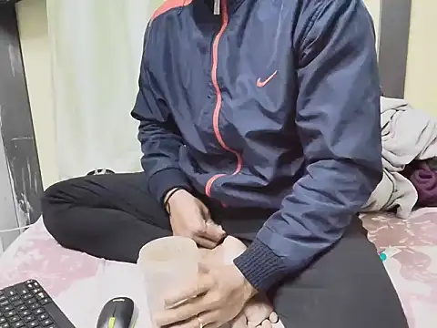 Snapshot of loveboyrp chatting on 02-20-25, 02:18 loveboyrp online show from 02-20-25, 02:18