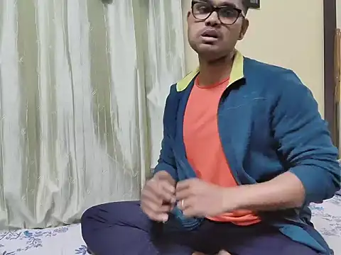 Snapshot of loveboyrp chatting on 02-25-25, 02:47 loveboyrp online show from 02-25-25, 02:47