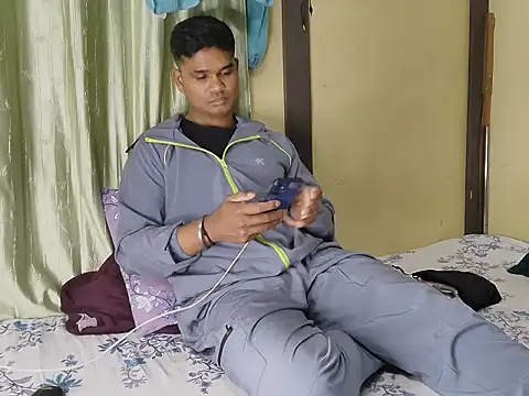 Snapshot of loveboyrp chatting on 02-25-25, 08:25 loveboyrp online show from 02-25-25, 08:25