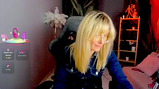 LadyIzabel online show from 04-07-26, 02:39