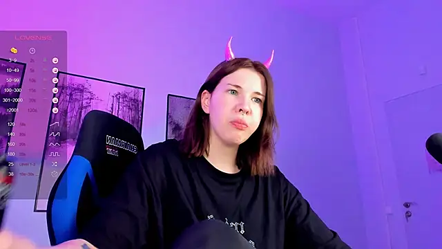 Snapshot of AliceSunday chatting on 01-25-25, 05:08 AliceSunday online show from 01-25-25, 05:08