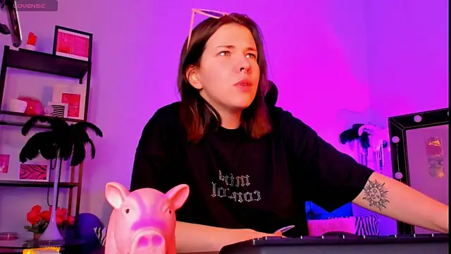 Snapshot of AliceSunday chatting on 01-26-25, 02:08 AliceSunday online show from 01-26-25, 02:08