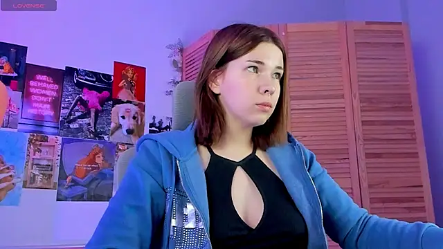 Snapshot of AliceSunday chatting on 02-06-25, 02:04 AliceSunday online show from 02-06-25, 02:04