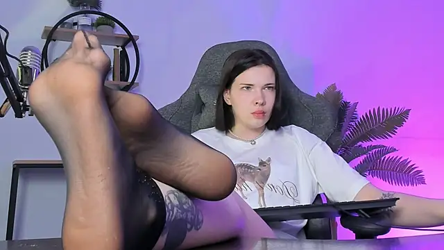 Snapshot of AliceSunday chatting on 03-19-25, 04:02 AliceSunday online show from 03-19-25, 04:02