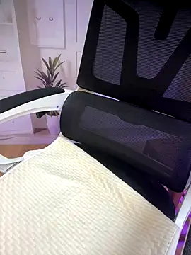 Snapshot of Milk-babier chatting on 09-11-25, 01:49 Milk-babier online show from 09-11-25, 01:49