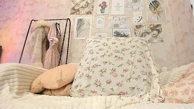 Luafy Toddy online show from 10-14-25, 03:40