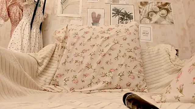 Snapshot of Luafy_Toddy chatting on 01-11-26, 04:28 Luafy Toddy online show from 01-11-26, 04:28