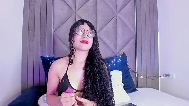 BriaConner  online show from 02-10-25, 05:14