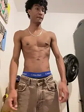 Snapshot of Masterikee chatting on 12-31-24, 03:09 Masterikee online show from 12-31-24, 03:09