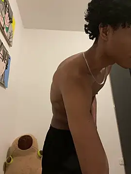 Snapshot of Masterikee chatting on 02-07-25, 06:13 Masterikee online show from 02-07-25, 06:13