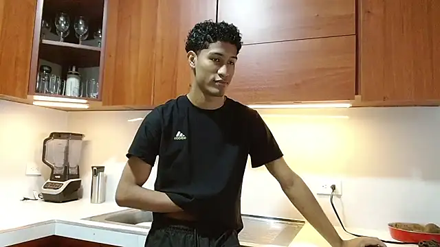 Snapshot of Masterikee chatting on 10-17-25, 12:19 Masterikee online show from 10-17-25, 12:19