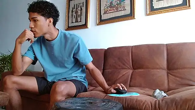 Snapshot of Masterikee chatting on 10-23-25, 12:15 Masterikee online show from 10-23-25, 12:15