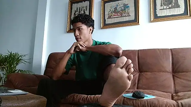 Snapshot of Masterikee chatting on 10-28-25, 12:09 Masterikee online show from 10-28-25, 12:09