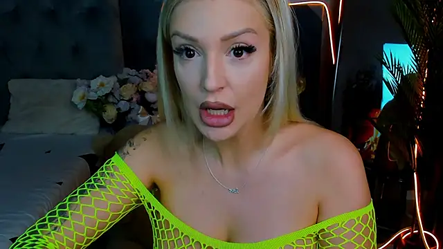 glossy blondegirl online show from 09-18-25, 06:54