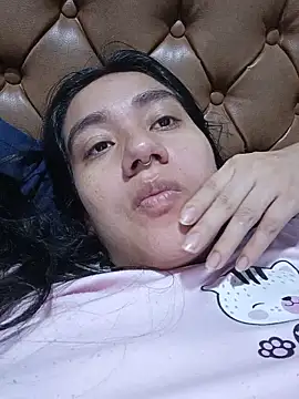 Snapshot of Hellen_Alex chatting on 07-18-26, 03:27 Hellen Alex online show from 07-18-26, 03:27