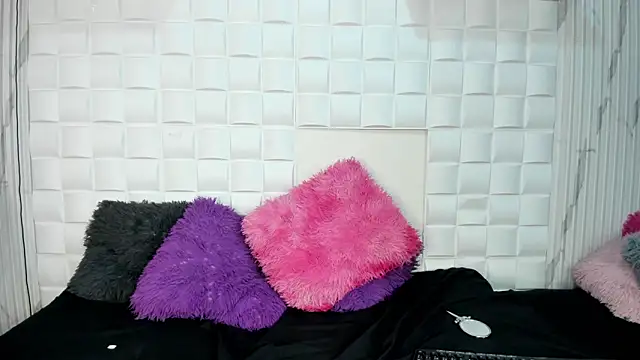 Snapshot of chloe_moretzz_ chatting on 12-31-24, 06:13 chloe moretzz online show from 12-31-24, 06:13